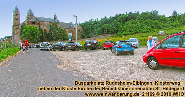 Treffpunkz Busparkplatz an der Klosterkirche der Benediktinerinnenabtei St. Hildegard in Rdesheim-Eibingen